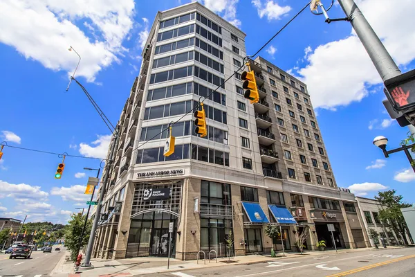$3,800 | 111 North Ashley Street, Unit 302, Ann Arbor, MI 48104