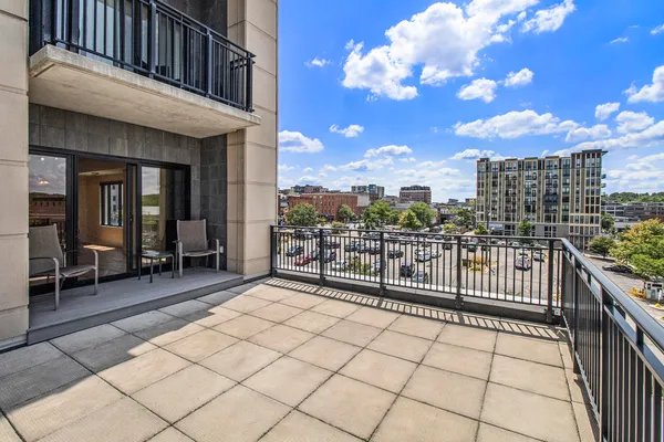 $3,800 | 111 North Ashley Street, Unit 302, Ann Arbor, MI 48104