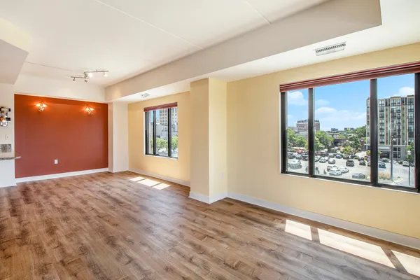 $3,800 | 111 North Ashley Street, Unit 302, Ann Arbor, MI 48104