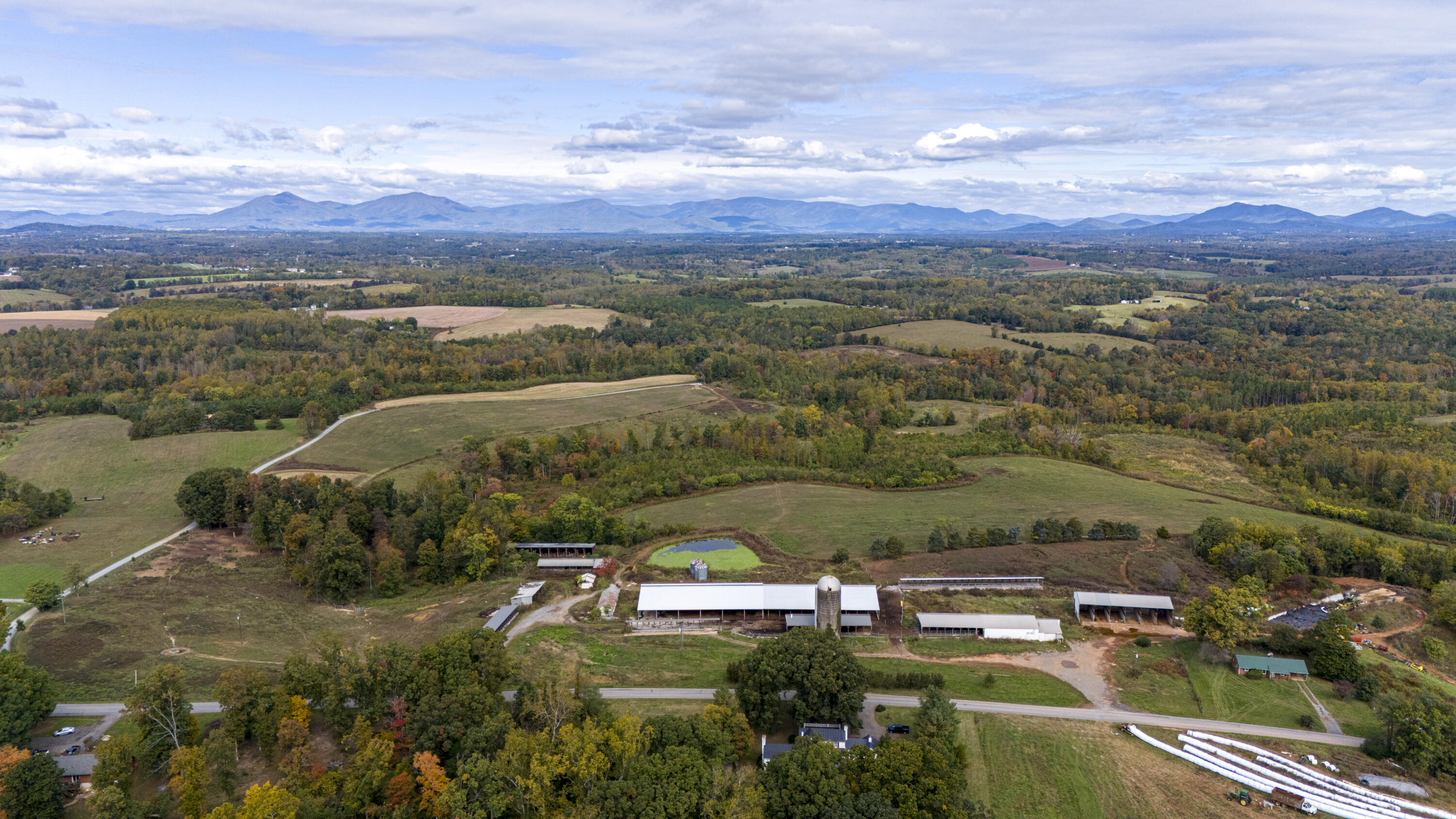 9961 Falling Creek Road Huddleston, VA 24104 - Photo 39 of 39 a view of a city with mountains in the background