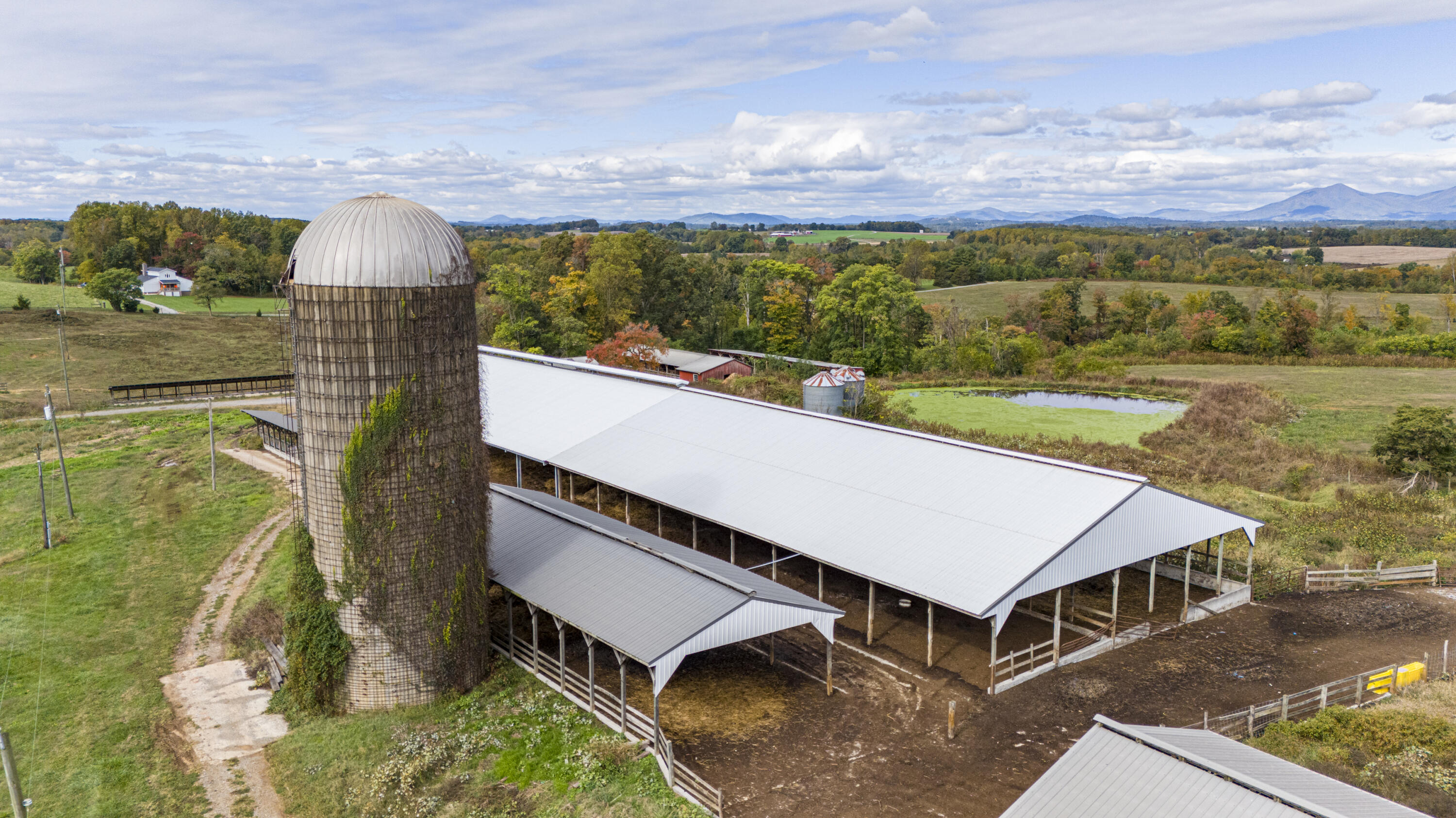 9961 Falling Creek Road Huddleston, VA 24104 - Photo 6 of 39 a view of a terrace with a ocean view