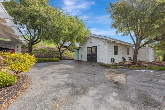 $3,600,000 | 1125 Bollinger Canyon Road, Moraga, CA 94556