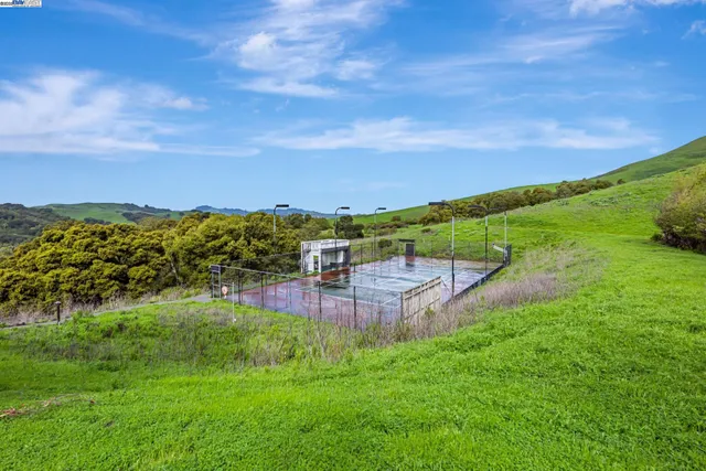 $3,600,000 | 1125 Bollinger Canyon Road, Moraga, CA 94556