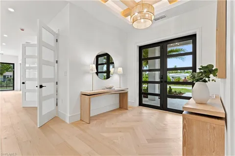 $2,999,000 | 2200 11th Street North, Naples, FL 34103
