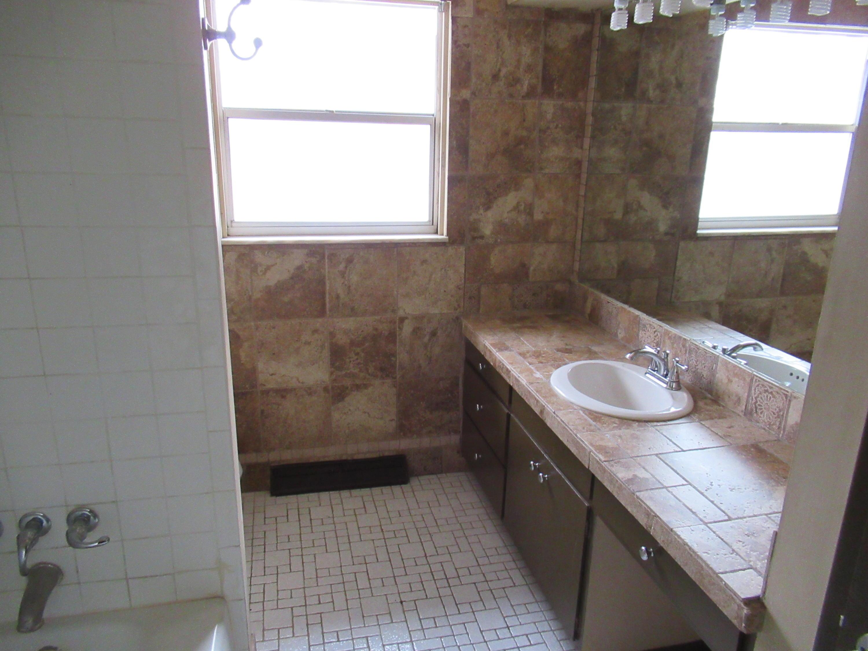 3801 Sunbury Road Columbus, OH 43219 - Photo 32 of 43 Gallery Image 32