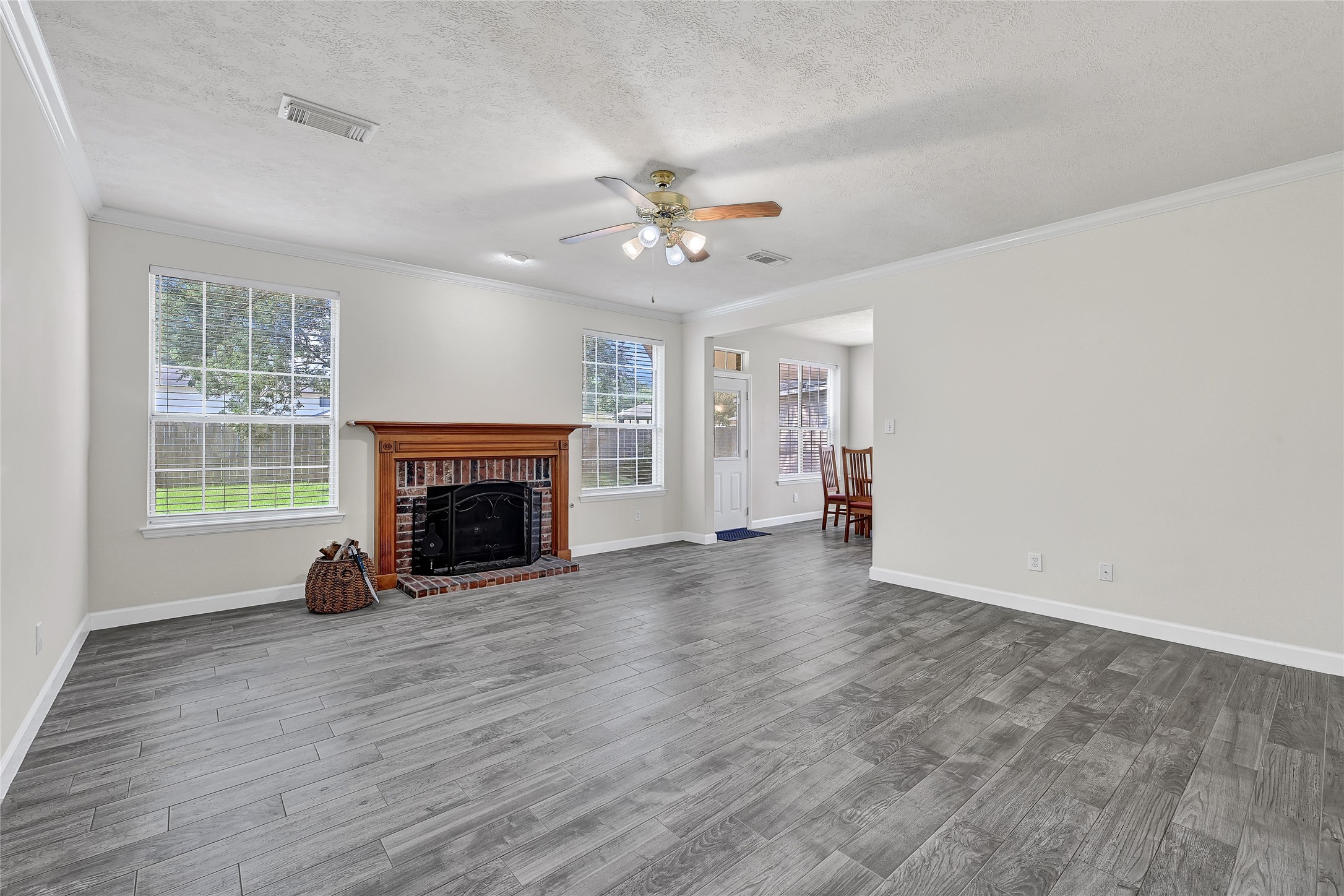 19126 South Rim Trail Spring, TX 77388 - Photo 7 of 21 Living Room