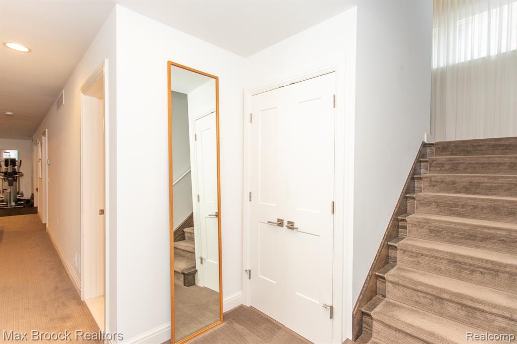 25925 York Road Royal Oak, MI 48067 - Photo 73 of 88