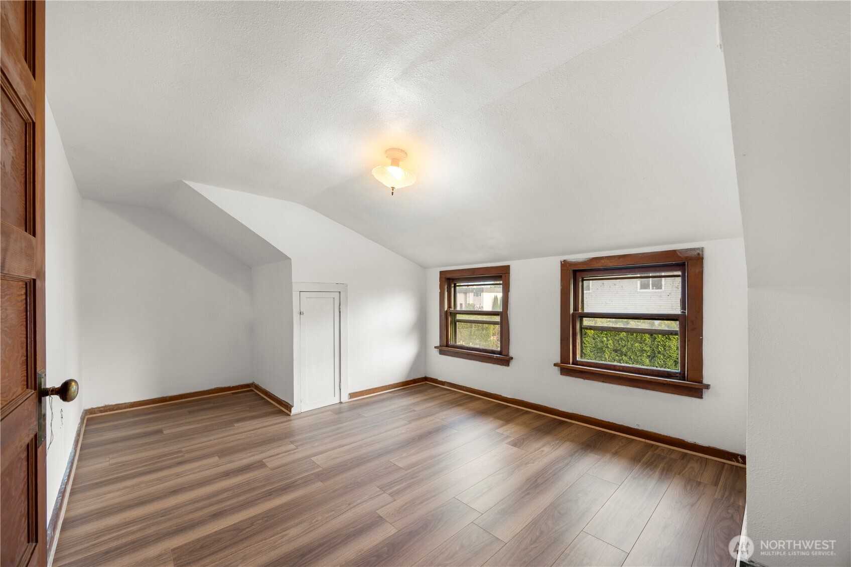 1624 Wright Avenue Sumner, WA 98390 - Photo 10 of 29 an empty room with windows