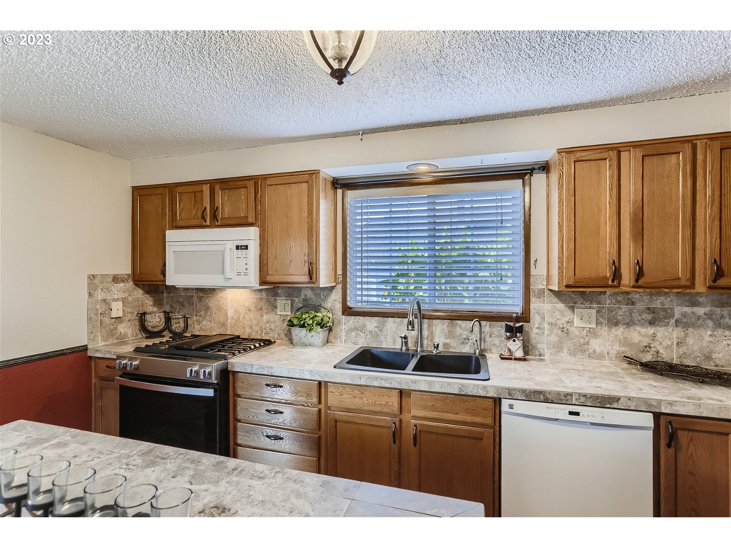 127 Telford Road Oregon City, OR 97045 - Photo 8 of 22 Kitchen