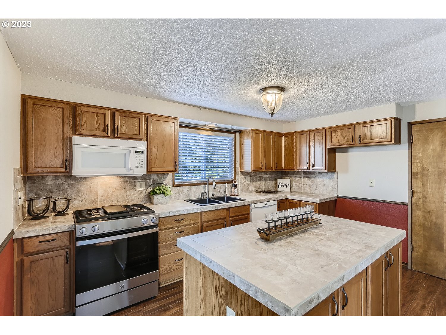 127 Telford Road Oregon City, OR 97045 - Photo 9 of 22 Kitchen