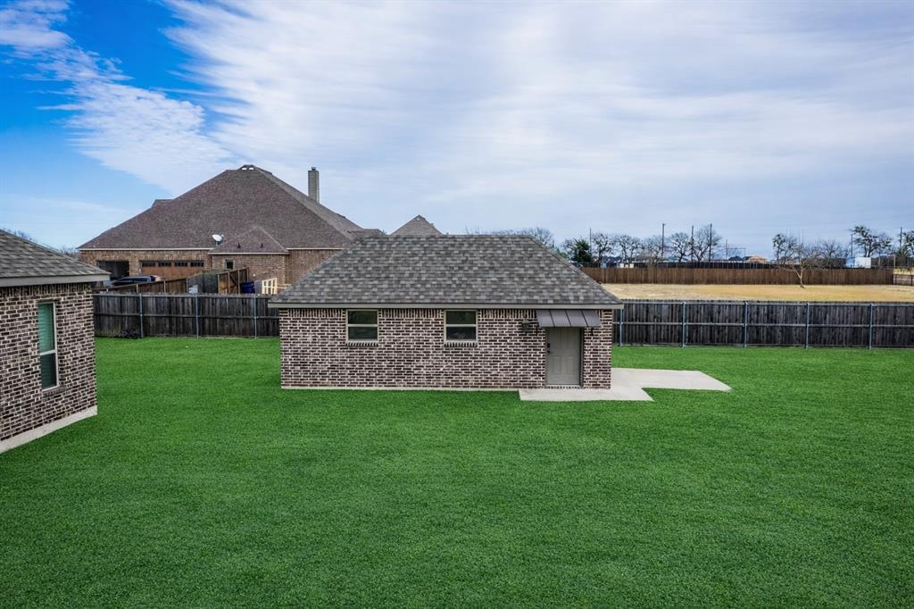 2650 Mc Alpin Road Midlothian, TX 76065 - Photo 22 of 36 Workshop outside in the back yard