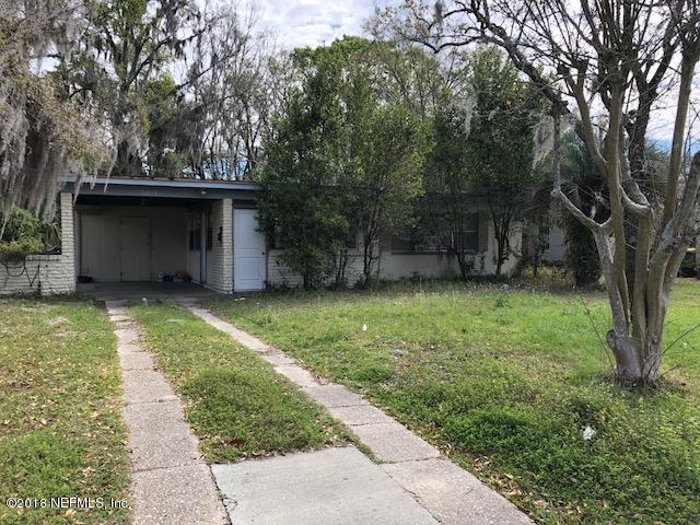 6019 Temple Road Jacksonville, FL 32217 - Photo 3 of 14 a backyard of a house with lots of green space