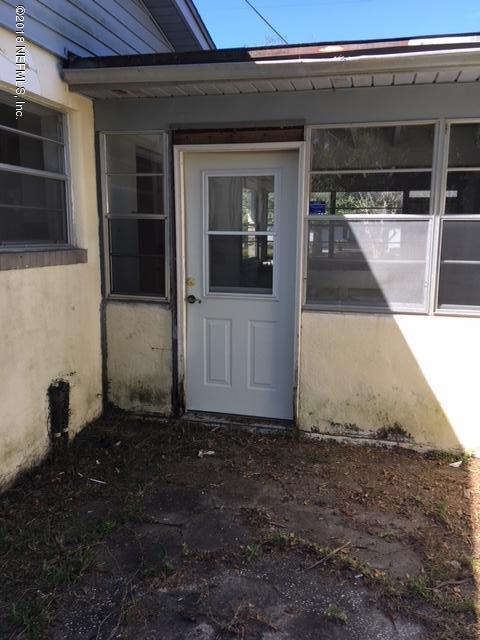 6019 Temple Road Jacksonville, FL 32217 - Photo 7 of 14 a view of a entryway of the house