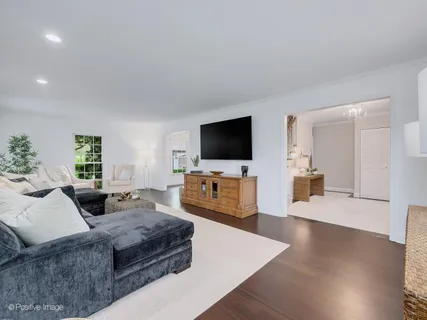 $1,250,000 | 1324 Laurie Lane, Burr Ridge, IL 60527