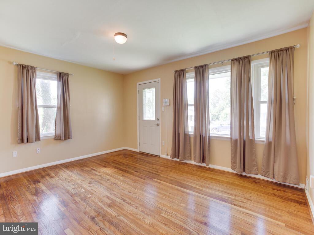 21698 Ranger Road Lexington Park, MD 20653 - Photo 3 of 10 Living Room