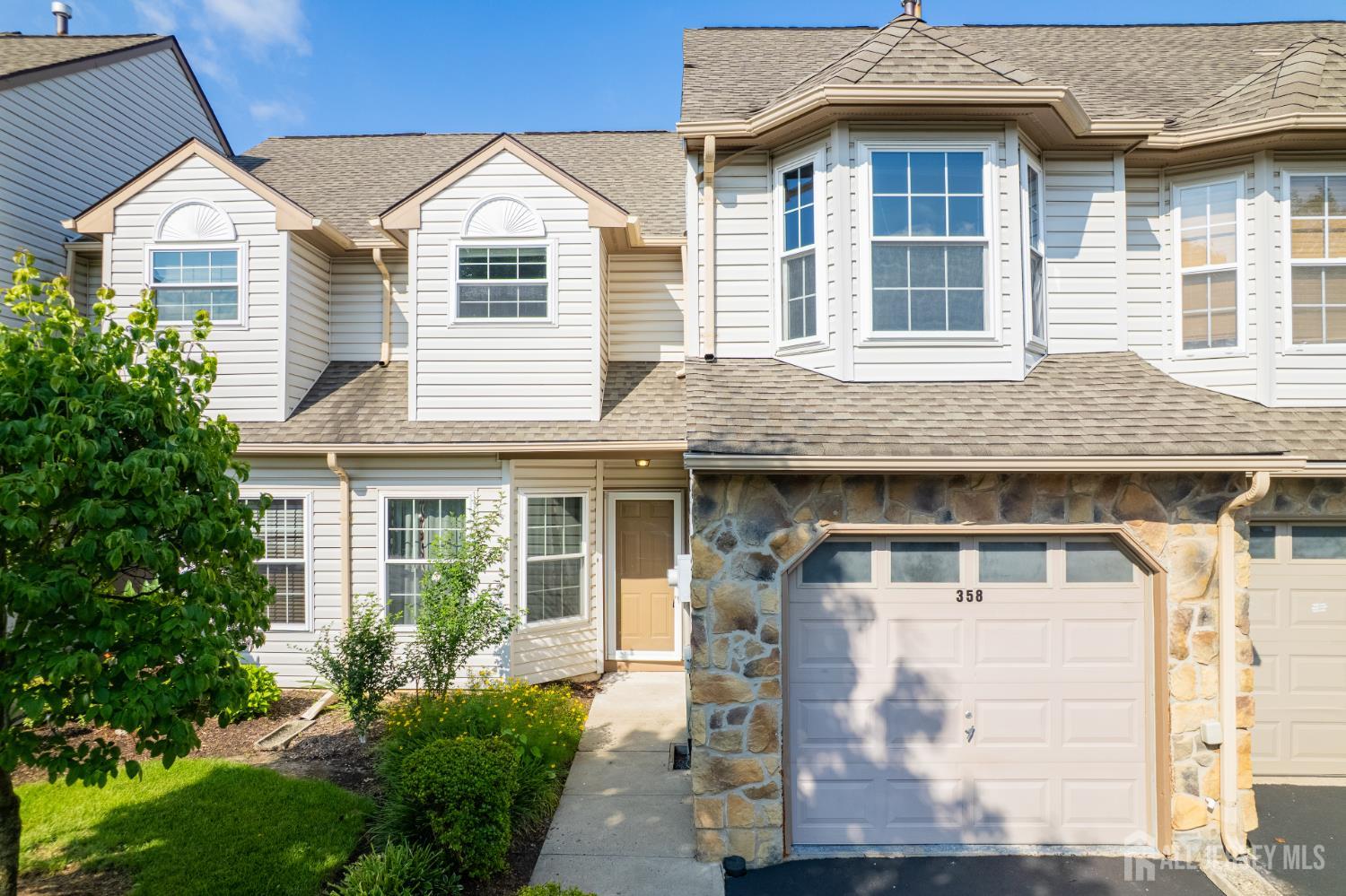 358 Lunar Road Piscataway, NJ 08854 - Photo 1 of 22 Gallery Image 1