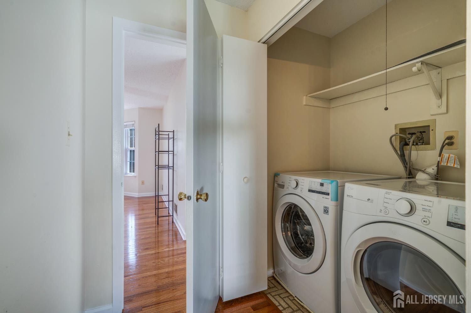 358 Lunar Road Piscataway, NJ 08854 - Photo 16 of 22 Gallery Image 16