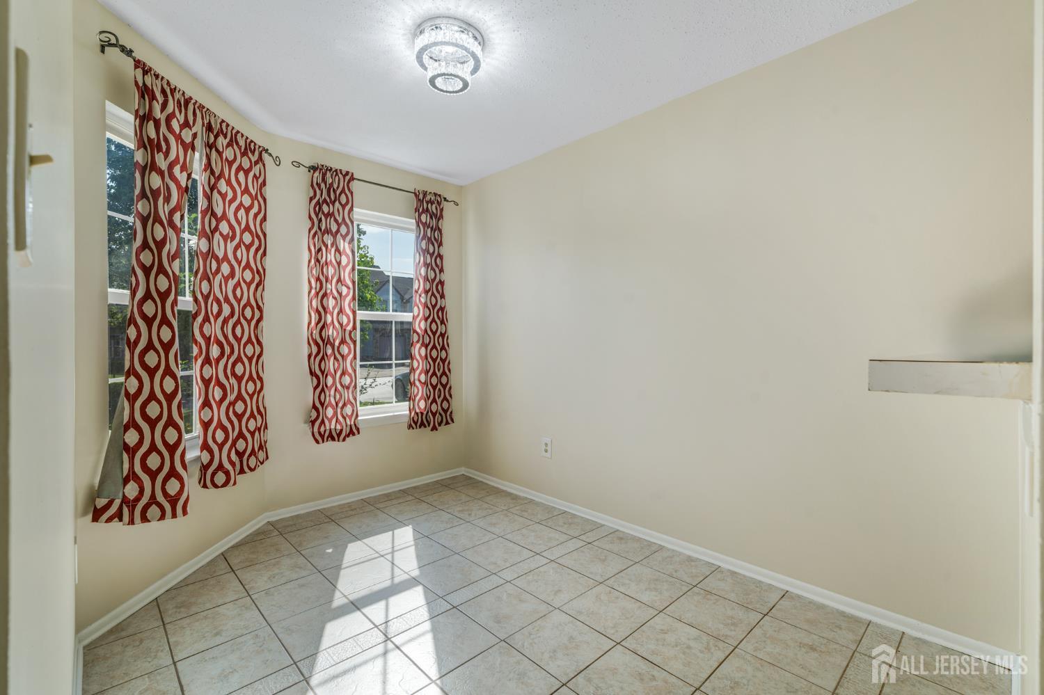 358 Lunar Road Piscataway, NJ 08854 - Photo 7 of 22 Gallery Image 7