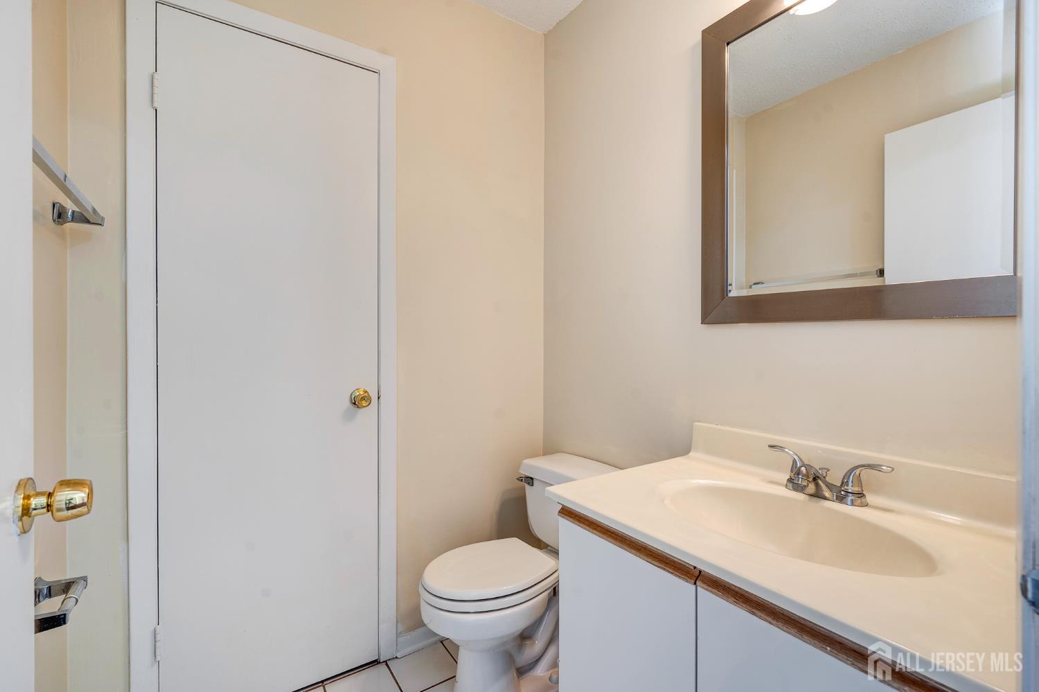 358 Lunar Road Piscataway, NJ 08854 - Photo 10 of 22 Gallery Image 10