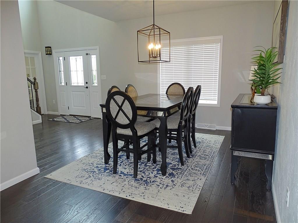 289 Durst Road Irwin, PA 15642 - Photo 13 of 25 DINING ROOM VIEW INTO FOYER