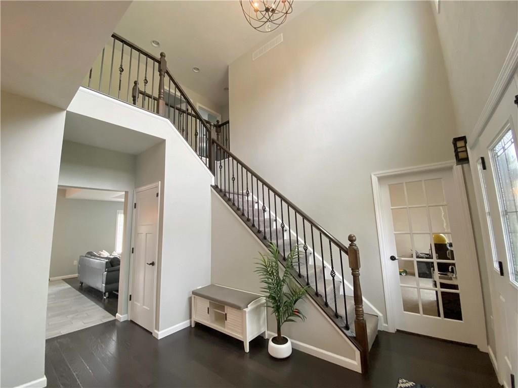 289 Durst Road Irwin, PA 15642 - Photo 4 of 25 2 STORY FOYER WITH HARDWOOD FLOORING