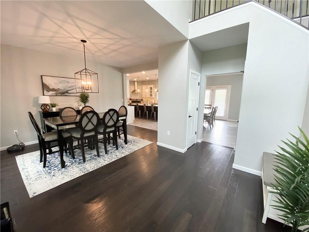 289 Durst Road Irwin, PA 15642 - Photo 5 of 25 VIEW FROM ENTRY INTO DINING ROOM