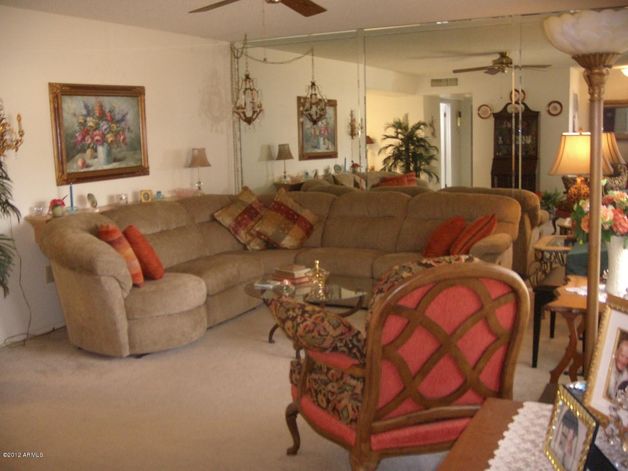 11038 West Oak Ridge Road Sun City, AZ 85351 - Photo 7 of 20 MIRRORED LIVING ROOM WALL