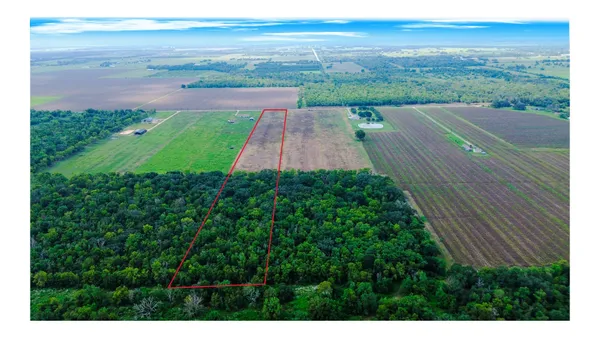 $305,000 | 3 Charlie Meyer Road, Damon, TX 77430
