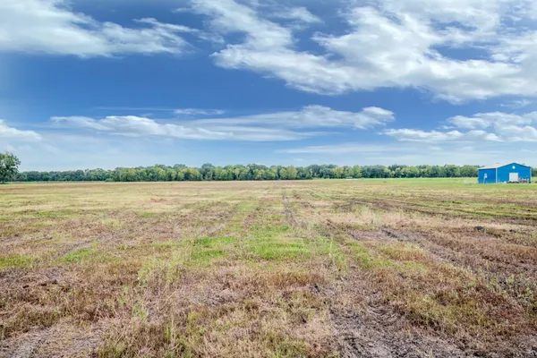 $305,000 | 3 Charlie Meyer Road, Damon, TX 77430