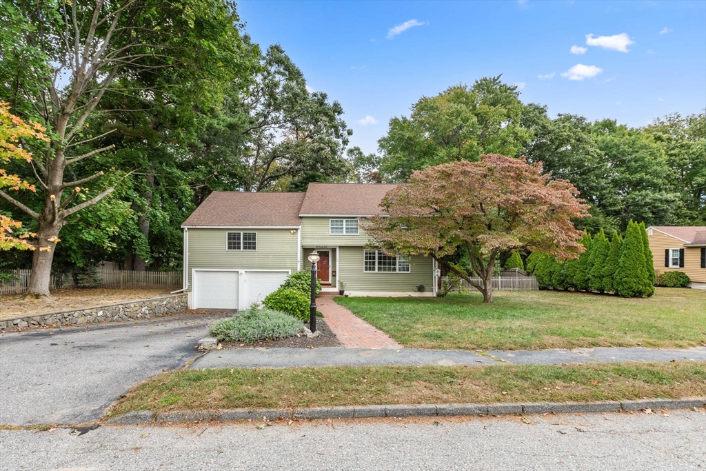 9 Roundy Road Lynnfield, MA 01940 - Photo 1 of 30 Gallery Image 1