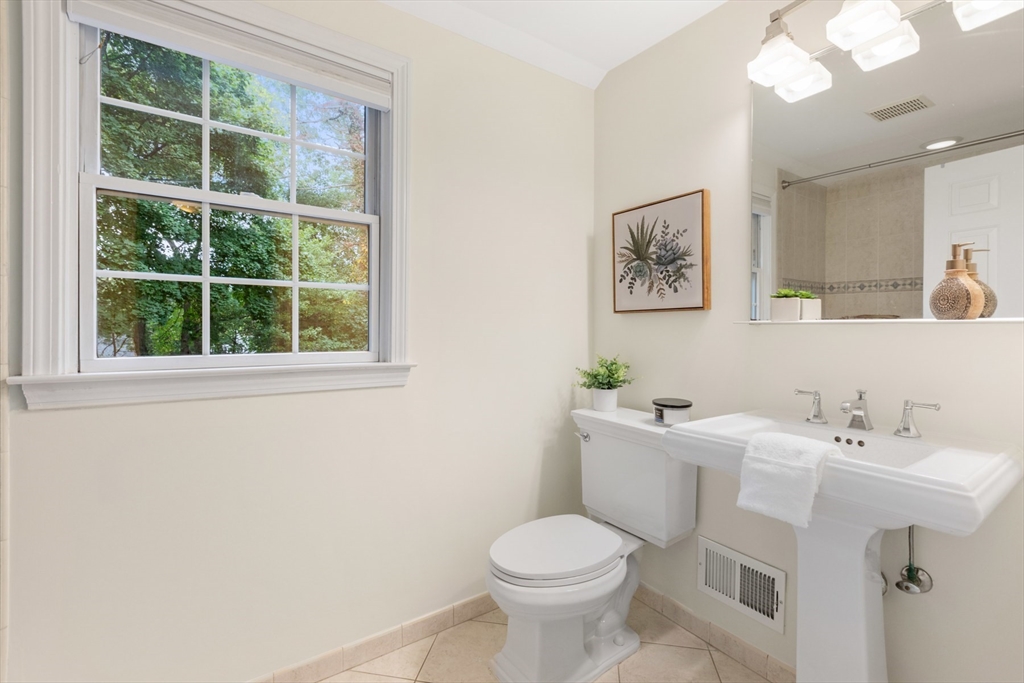9 Roundy Road Lynnfield, MA 01940 - Photo 17 of 30 Gallery Image 17