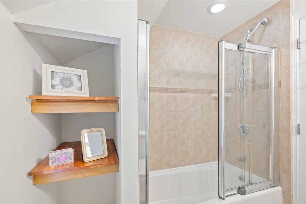 9 Roundy Road Lynnfield, MA 01940 - Photo 23 of 30 Gallery Image 23