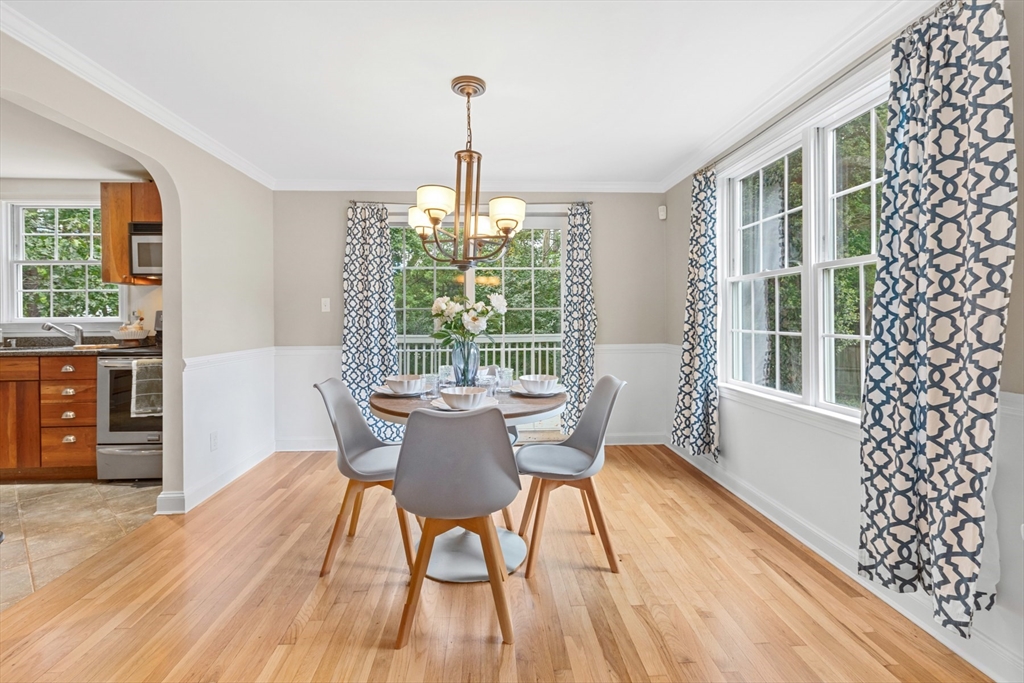 9 Roundy Road Lynnfield, MA 01940 - Photo 8 of 30 Gallery Image 8