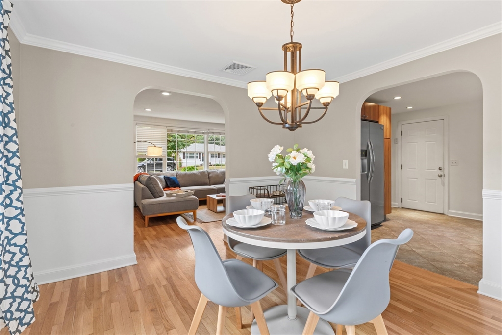 9 Roundy Road Lynnfield, MA 01940 - Photo 10 of 30 Gallery Image 10
