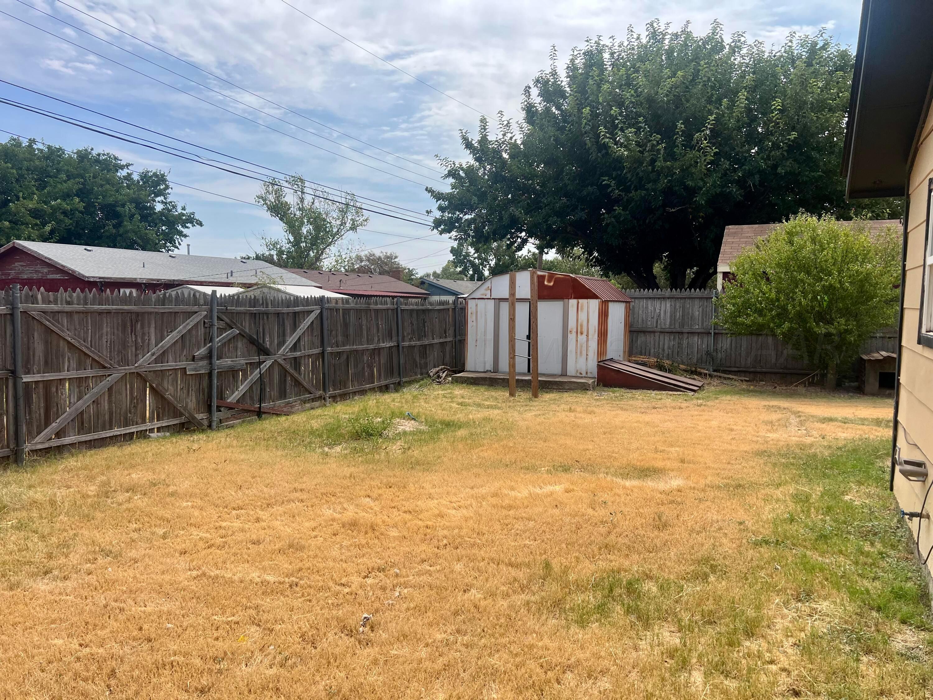 2903 Bagarry Street Amarillo, TX 79103 - Photo 24 of 26 a view of a backyard
