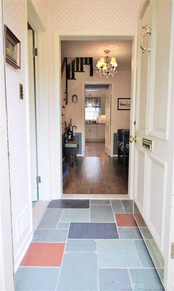 307 McMillan Road Grosse Pointe Farms, MI 48236 - Photo 4 of 48