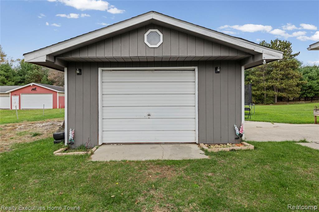 12429 East Mt Morris Road Columbiaville, MI 48421 - Photo 34 of 37 Gallery Image 34
