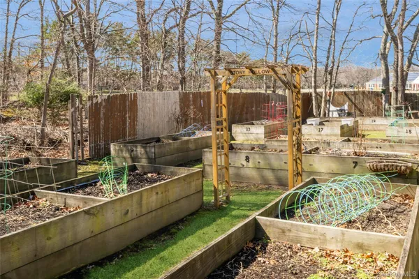 $199,999 | 460 Old Town Road, Unit 20F, Port Jefferson Station, NY 11776