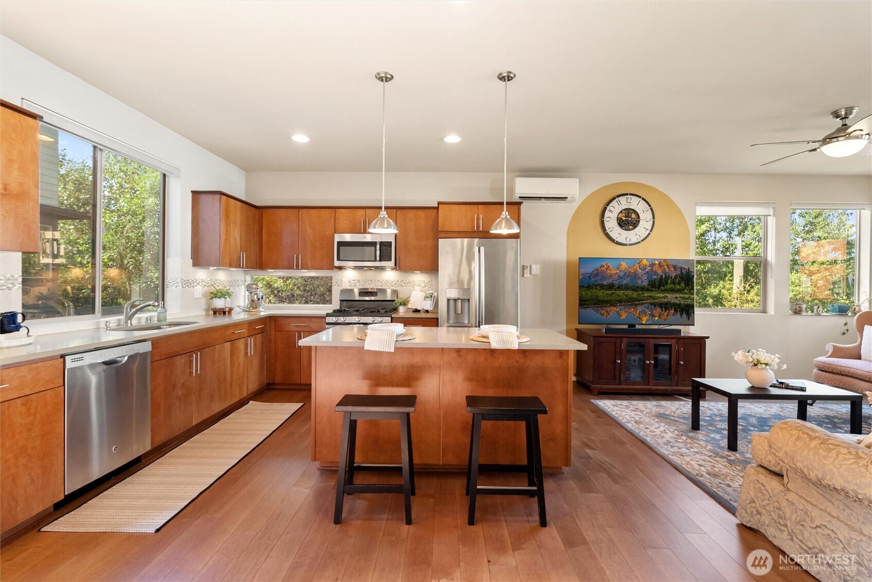 347 Chelan Avenue Northeast Renton, WA 98059 - Photo 7 of 34