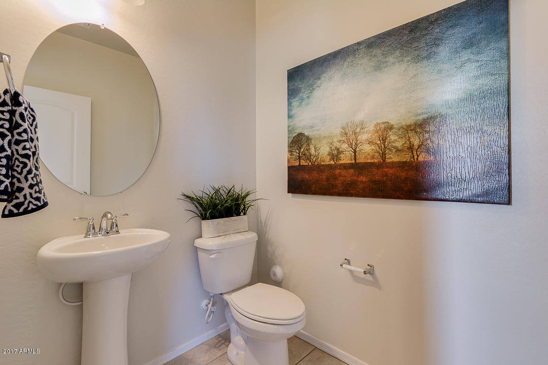 30911 West Picadilly Road Buckeye, AZ 85396 - Photo 13 of 46 Guest bath