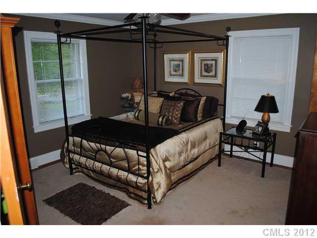 147 Scofield Road Charlotte, NC 28209 - Photo 3 of 9