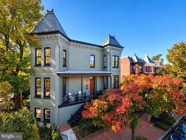$2,000,000 | 521 E Street Northeast, Washington, DC 20002
