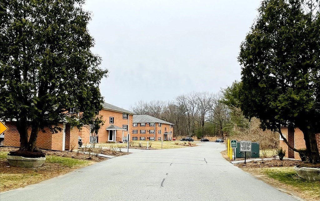 63 Leonard Road, Unit 63 Boxborough, MA 01719 - Photo 16 of 17