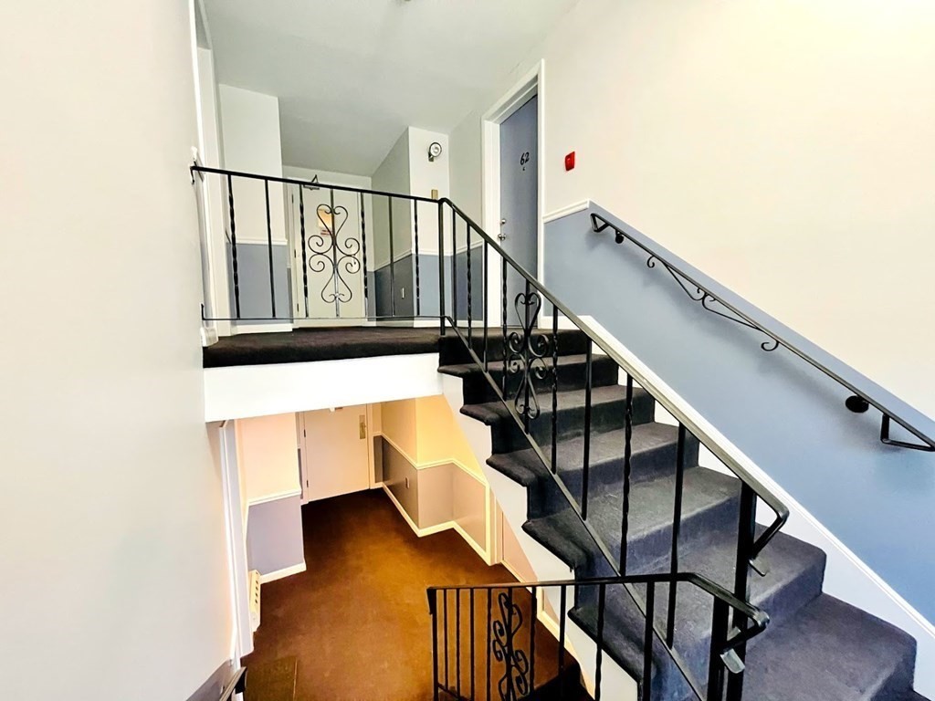 63 Leonard Road, Unit 63 Boxborough, MA 01719 - Photo 4 of 17 a view of entryway