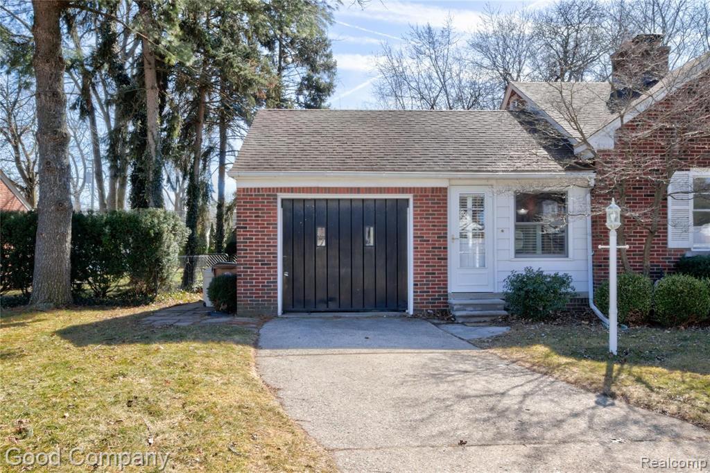 1859 Oxford Road Grosse Pointe Woods, MI 48236 - Photo 40 of 47