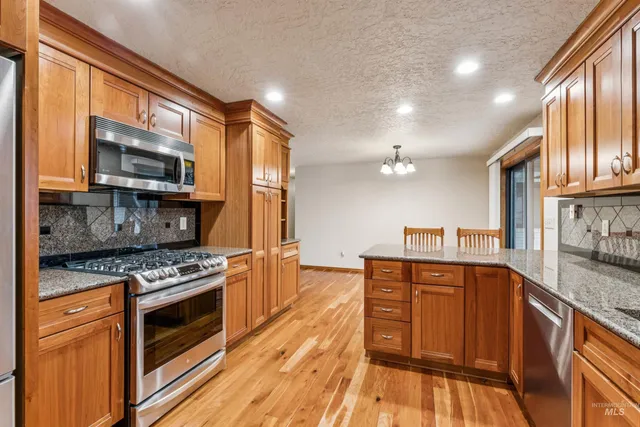 $465,000 | 2421 Airport Avenue, Caldwell, ID 83605