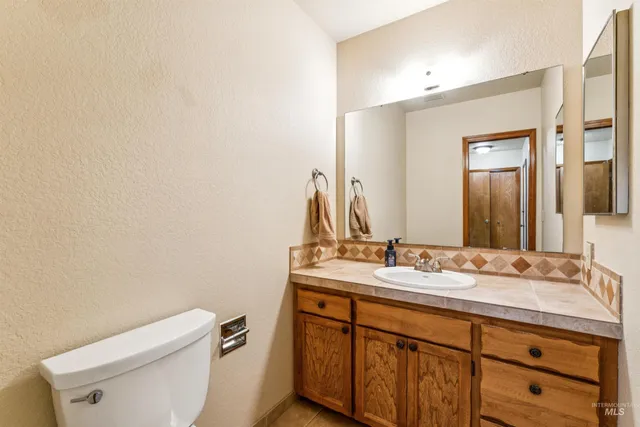 $465,000 | 2421 Airport Avenue, Caldwell, ID 83605