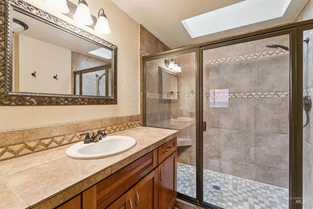 $465,000 | 2421 Airport Avenue, Caldwell, ID 83605