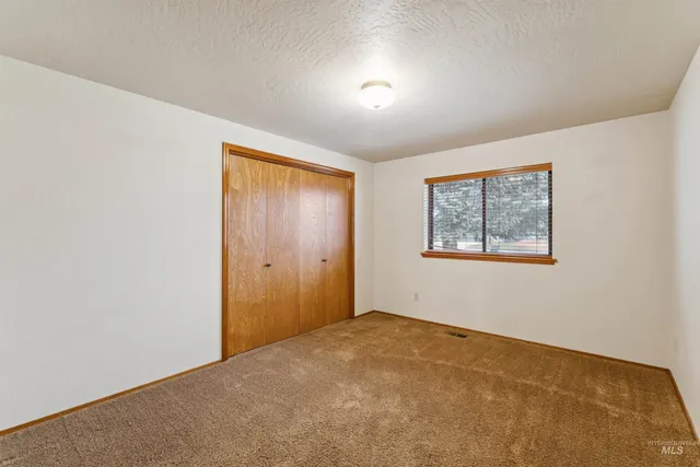 $465,000 | 2421 Airport Avenue, Caldwell, ID 83605