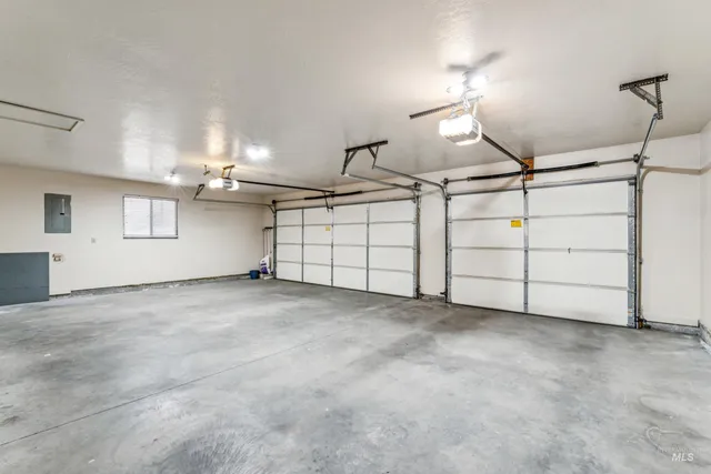 $465,000 | 2421 Airport Avenue, Caldwell, ID 83605